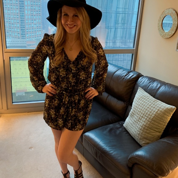 WAYF Floral Romper - Picture 6 of 6